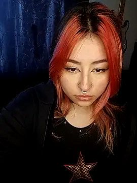 Snapshot of Iluromi chatting on October 19, 2025, 3:26 pm Iluromi online show from October 19, 2025, 3:26 pm