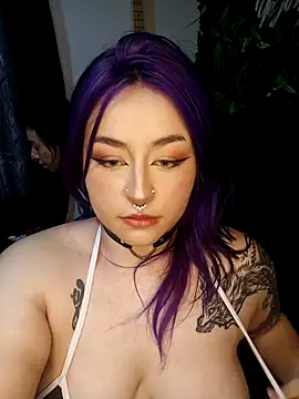 Snapshot of Iluromi chatting on November 27, 2025, 3:34 pm Iluromi online show from November 27, 2025, 3:34 pm