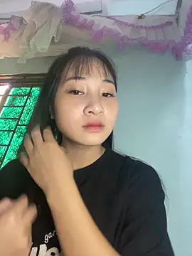emvy-xinh04 online show from September 27, 2025, 5:24 am