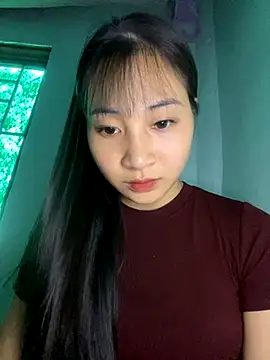 emvy-xinh04 online show from October 1, 2025, 6:40 am