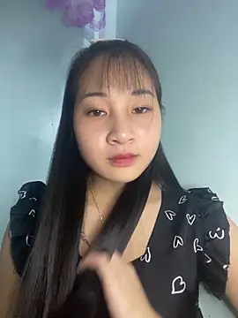 emvy-xinh04 online show from September 30, 2025, 2:34 pm