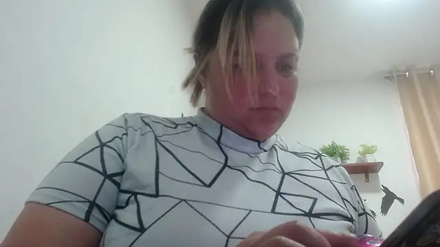 Snapshot of SweetRouse__ chatting on November 20, 2025, 2:07 pm SweetRouse online show from November 20, 2025, 2:07 pm