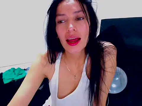EmmaValmor online show from May 31, 2026, 3:34 am