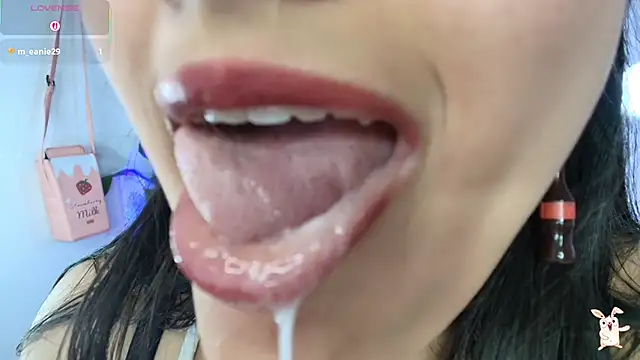 Hinata 21  online show from November 7, 2025, 8:57 pm