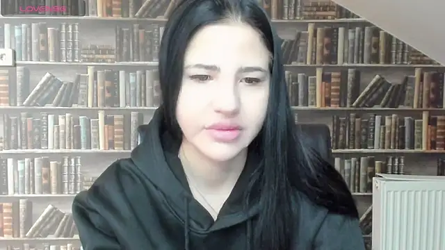 Malibu J online show from November 12, 2025, 8:40 am