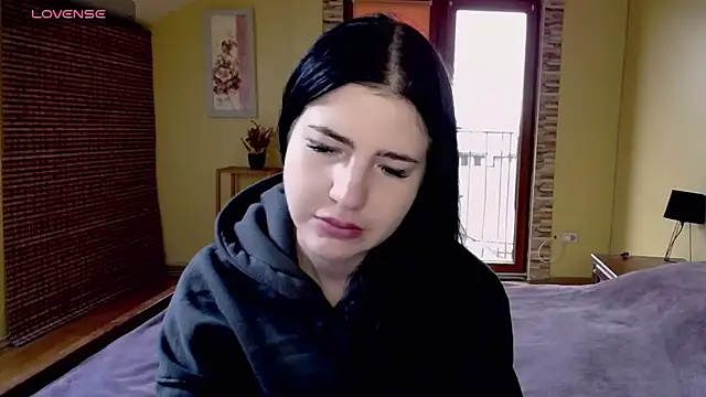 Malibu J online show from October 10, 2025, 12:06 pm