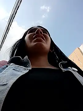   Antonella online show from November 21, 2025, 3:33 pm