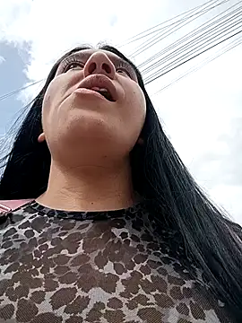   Antonella online show from November 10, 2025, 3:06 pm