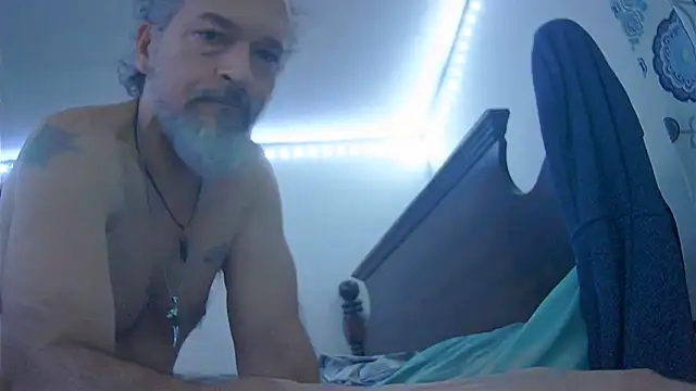 HippieDad333 online show from December 18, 2025, 5:23 am