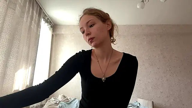 GrettaMurrie online show from September 27, 2025, 8:53 am