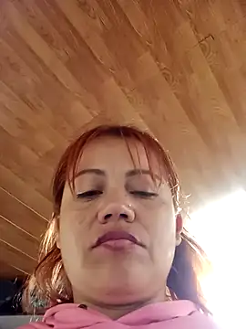 Tiffany-Parker  online show from September 29, 2025, 2:01 pm