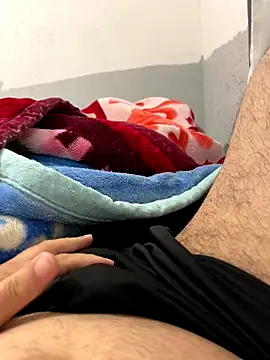 herinhos38 online show from September 26, 2025, 8:43 am