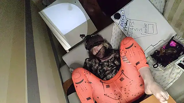 Snapshot of LilithsEve chatting on November 7, 2025, 8:13 pm LilithsEve online show from November 7, 2025, 8:13 pm