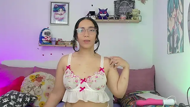 LucyDerby online show from February 19, 2026, 12:07 am