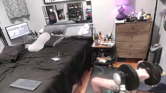 hungbot online show from November 15, 2025, 4:05 am