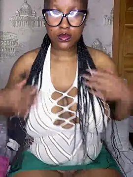 Snapshot of Bellabootie chatting on July 15, 2026, 4:41 am Bellabootie online show from July 15, 2026, 4:41 am