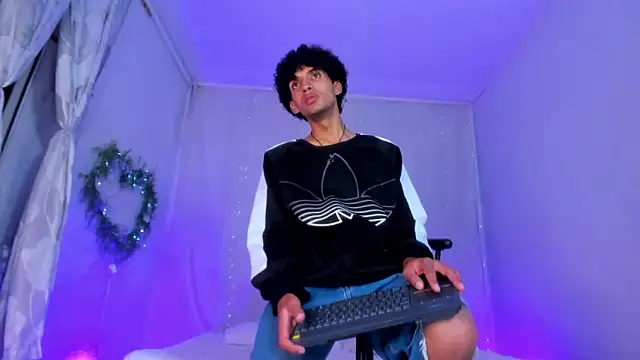 josesweet  online show from November 11, 2025, 8:09 am