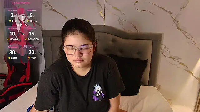 Snapshot of Nina_Rouge7 chatting on October 5, 2025, 9:33 am Nina Rouge7 online show from October 5, 2025, 9:33 am