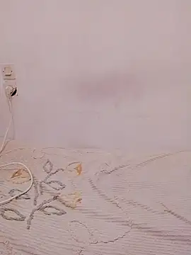 Sirine sexy online show from September 29, 2025, 6:57 pm