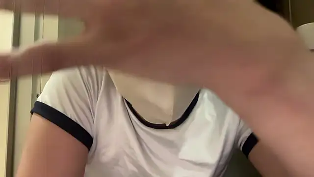 Snapshot of tora3220 chatting on October 21, 2025, 1:21 pm tora3220 online show from October 21, 2025, 1:21 pm