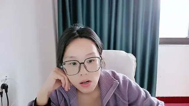 guai00 online show from November 3, 2025, 2:39 am