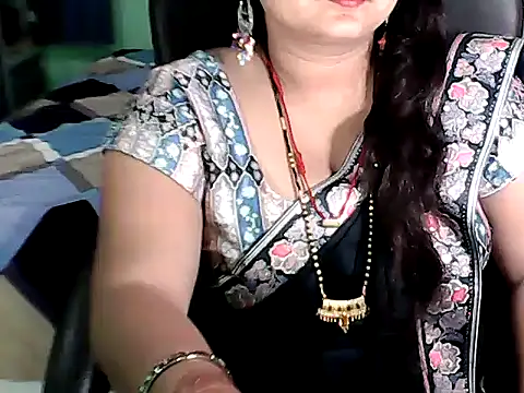 BABITA KUMARII online show from October 10, 2025, 5:14 pm