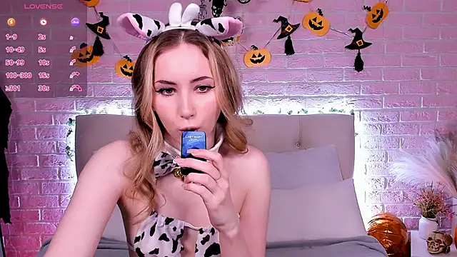 LiraKink online show from October 21, 2025, 4:23 am