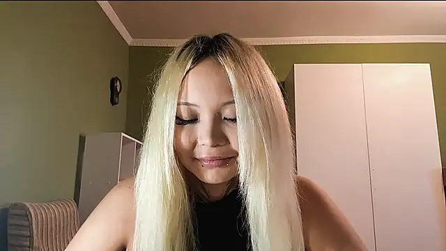 MaritaPescador online show from October 1, 2025, 1:11 am