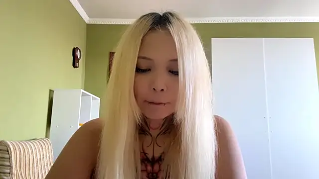 MaritaPescador online show from September 27, 2025, 1:12 am