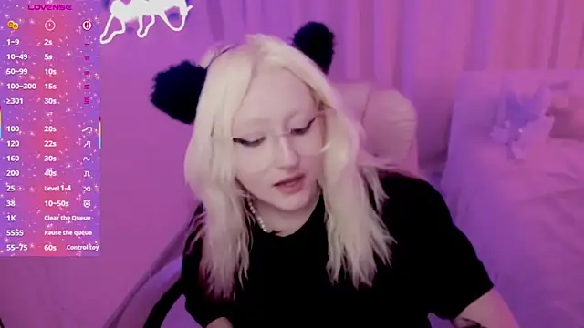 Snapshot of JuliaSharkk chatting on November 22, 2025, 10:08 pm JuliaSharkk online show from November 22, 2025, 10:08 pm