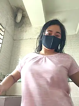 Love Queen11 online show from April 12, 2026, 7:33 am