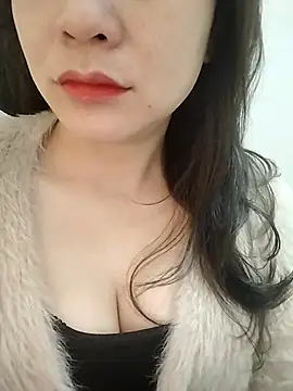 Snapshot of Girl_Shy2000 chatting on January 13, 2026, 4:05 am Girl Shy2000 online show from January 13, 2026, 4:05 am