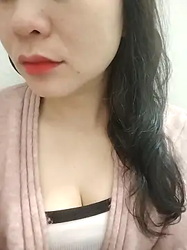 Snapshot of Girl_Shy2000 chatting on January 6, 2026, 1:31 am Girl Shy2000 online show from January 6, 2026, 1:31 am