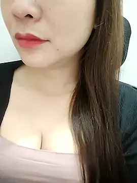 Snapshot of Girl_Shy2000 chatting on December 17, 2025, 5:18 pm Girl Shy2000 online show from December 17, 2025, 5:18 pm