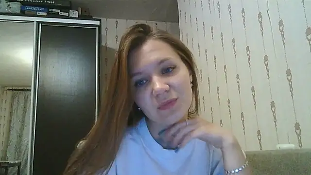 Snapshot of Kalivess chatting on October 25, 2025, 2:28 pm Kalivess online show from October 25, 2025, 2:28 pm