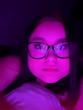 Vellyssa online show from September 26, 2025, 8:59 pm