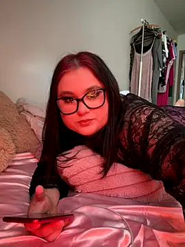 Vellyssa online show from September 28, 2025, 2:57 pm