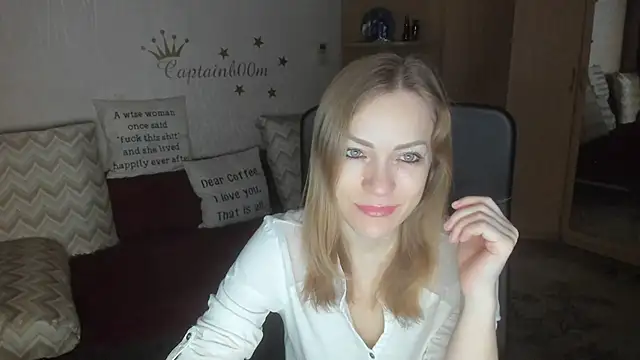 Tiffany Bates online show from November 13, 2025, 3:10 am