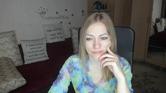 Tiffany Bates online show from October 26, 2025, 3:40 am