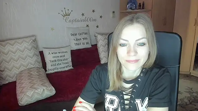 Tiffany Bates online show from October 8, 2025, 3:30 am