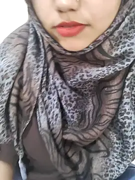 Miss Rose   online show from April 14, 2026, 5:56 am