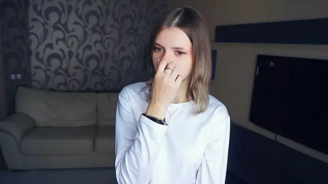 JeanieHelget online show from October 3, 2025, 5:09 am