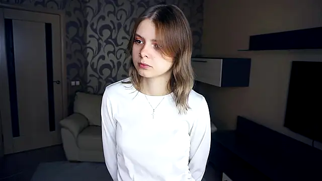JeanieHelget online show from October 6, 2025, 6:14 am