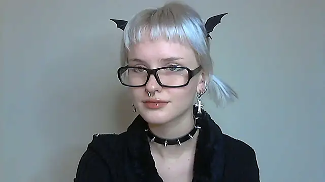 Snapshot of Paradoxy_ chatting on October 23, 2025, 7:45 pm Paradoxy online show from October 23, 2025, 7:45 pm