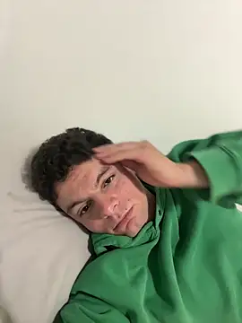 Gabrielrdsouza online show from November 18, 2025, 3:32 am