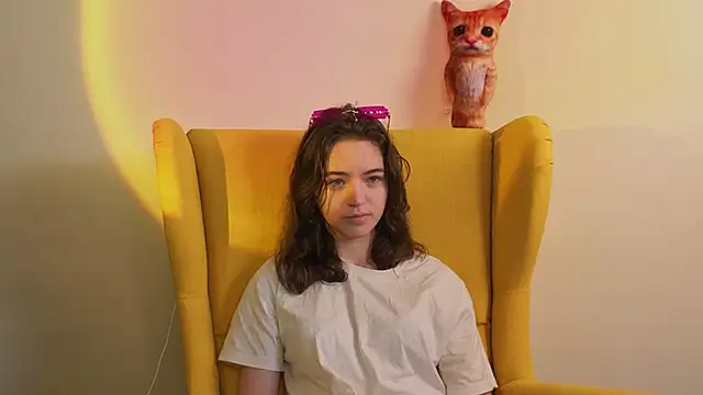 TarahCayne online show from October 4, 2025, 7:43 am