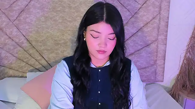 EmmaBlossom online show from January 14, 2026, 12:42 pm