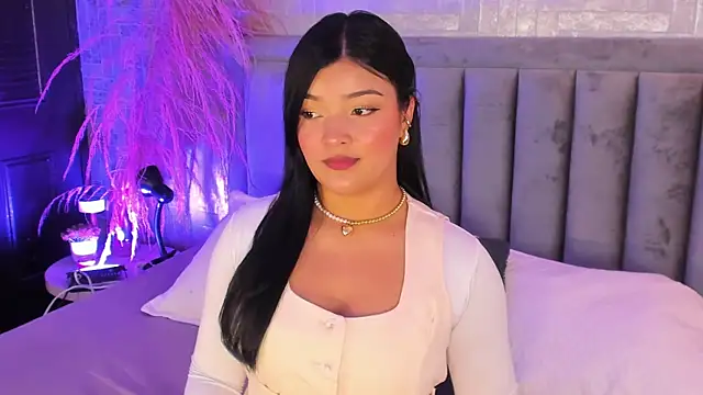 EmmaBlossom online show from October 23, 2025, 7:34 pm