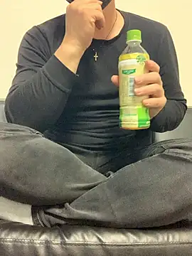 mj-story online show from November 2, 2025, 7:46 am