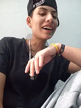 Owen tomboy online show from October 15, 2025, 1:08 pm